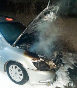 У Чернівцях будуть судити чоловіка, який підпалив автомобіль колишньої дружини