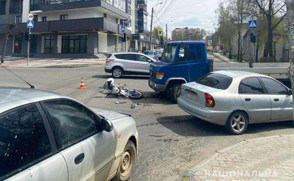 Сьогодні у Чернівцях на перехресті вулиць Сторожинецької-Каспрука сталася ДТП