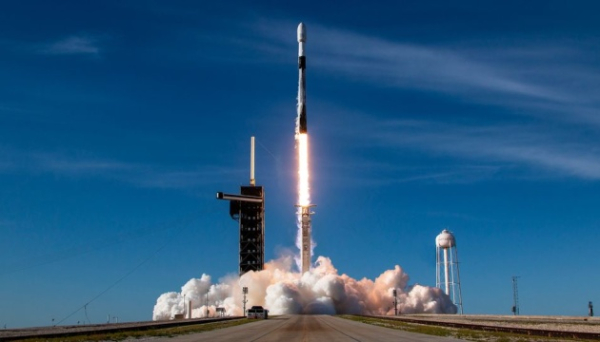 SpaceX запустила у космос дві ракети з інтервалом менш ніж чотири години