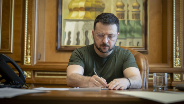 Зеленський звільнив Шефіра з посади першого помічника Президента