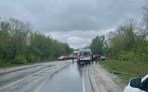 Графіки відключення світла для підприємств та ДТП із потерпілими: головні новини Буковини минулої доби