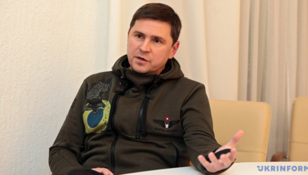 Немає альтернатив, здатних ефективно замінити фізичне знищення російських НПЗ – Подоляк