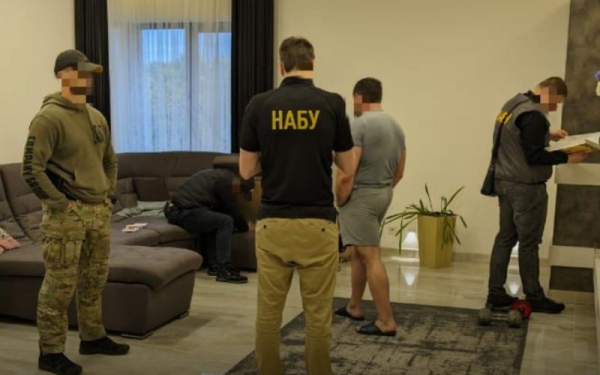 Застава у 60 мільйонів: екскерівникові Чернівецької митниці обрали запобіжний захід