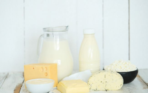 Нутриціологиня назвала молочні продукти, які шкідливі і їх не варто купувати в магазині