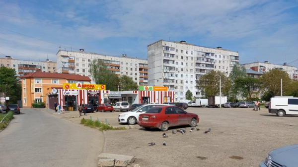 “Дивна історія”: мер Чернівців повідомив, що ситуацією зі смородом на Гравітоні зайнялася поліція