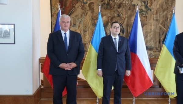 Сибіга і Ліпавський обговорили посилення ППО України та продовження реформ на шляху до ЄС