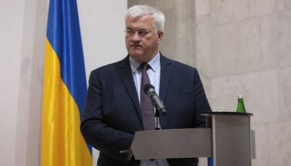 Сибіга домовився з очільницею МЗС Філіппін посилити двосторонній діалог