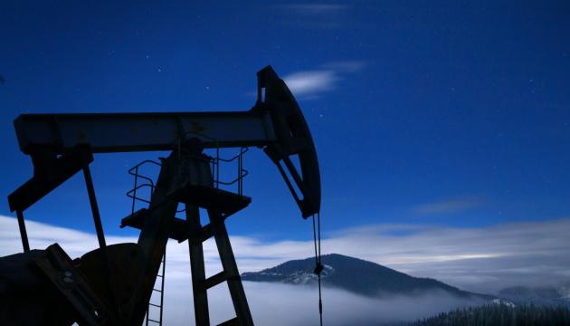 Нафта дорожчає на тлі зменшення торговельної напруженості між США та Китаєм