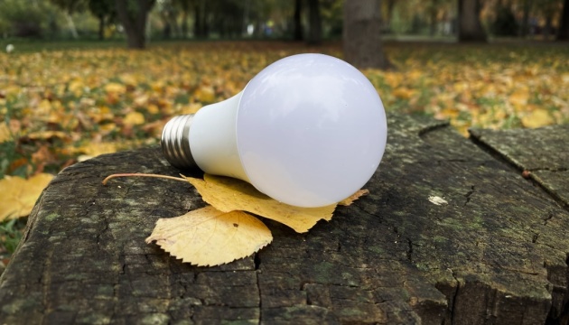 Аварійних відключень світла у регіонах немає, проте споживання електрики залишається високим