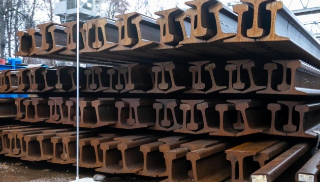 Укрзалізниця отримає ще 10 тисяч тонн рейок австрійського виробництва