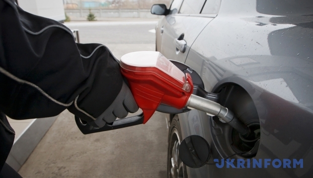 Фінська «дочка» компанії «Лукойл» планує закрити свої заправки через санкції США