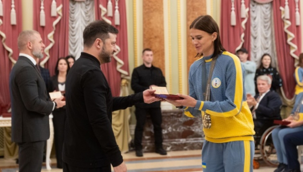 Зеленський нагородив спортсменів і тренерів дефлімпійської збірної